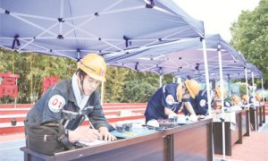 8-1 1 1进行技术比武.jpg