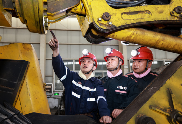 1朱仙庄煤矿 “三精” 并举,激活班组治理新活力.jpg